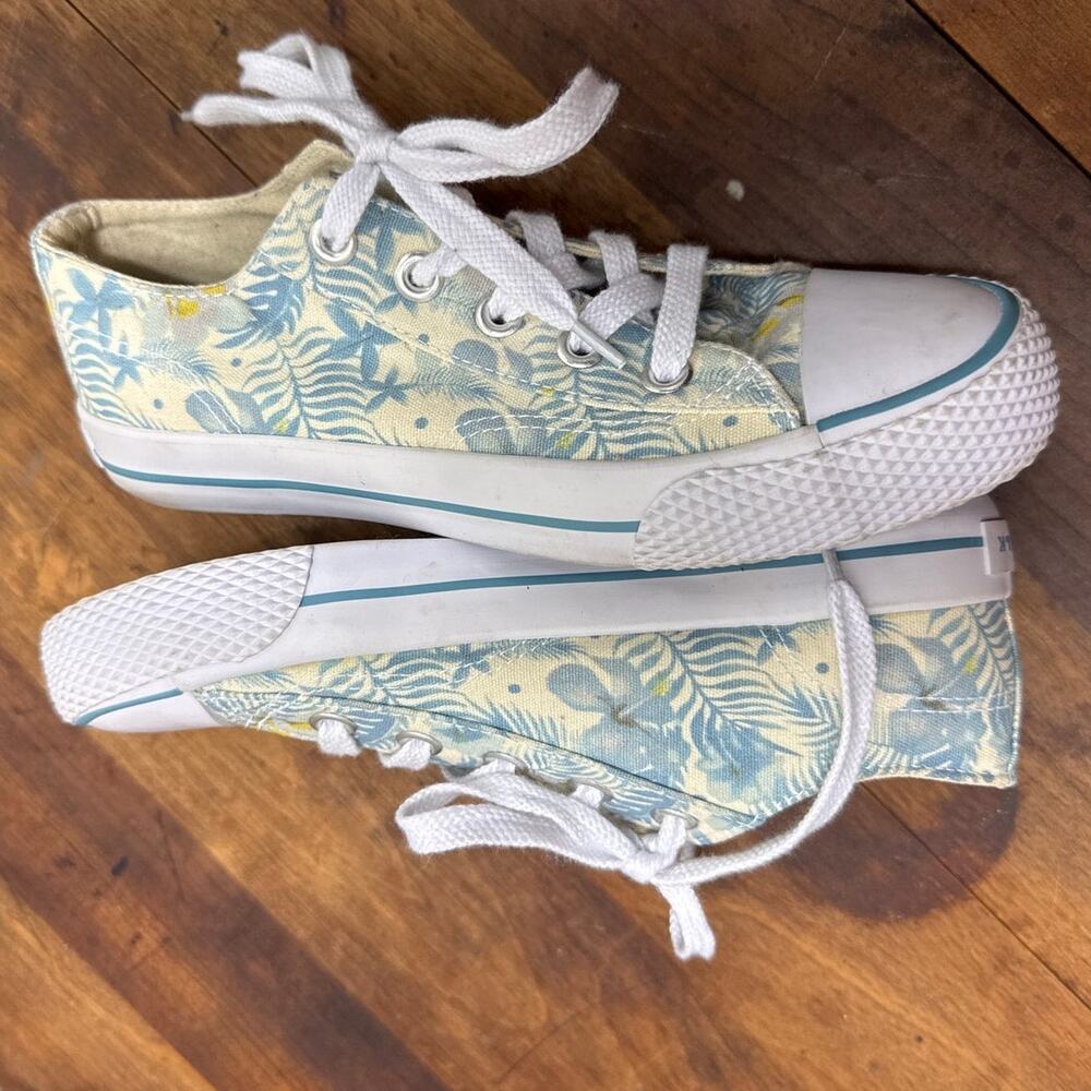 Airwalk Legacee Canvas Floral Hawaiian Blue & Cream Sneakers Shoes Women's 6